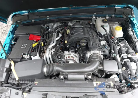 2024 Jeep Wrangler 4-Door Sahara 4X4 z USA, uszkodzony, nr VIN 1C4PJXEG3RW245895